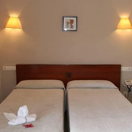 מלון Elegance Adriano (adults Only) 3*